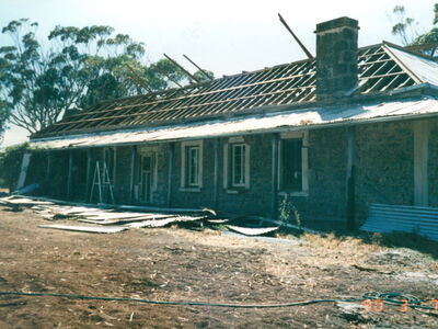 Deroofed building at Old Watalunga in 1990